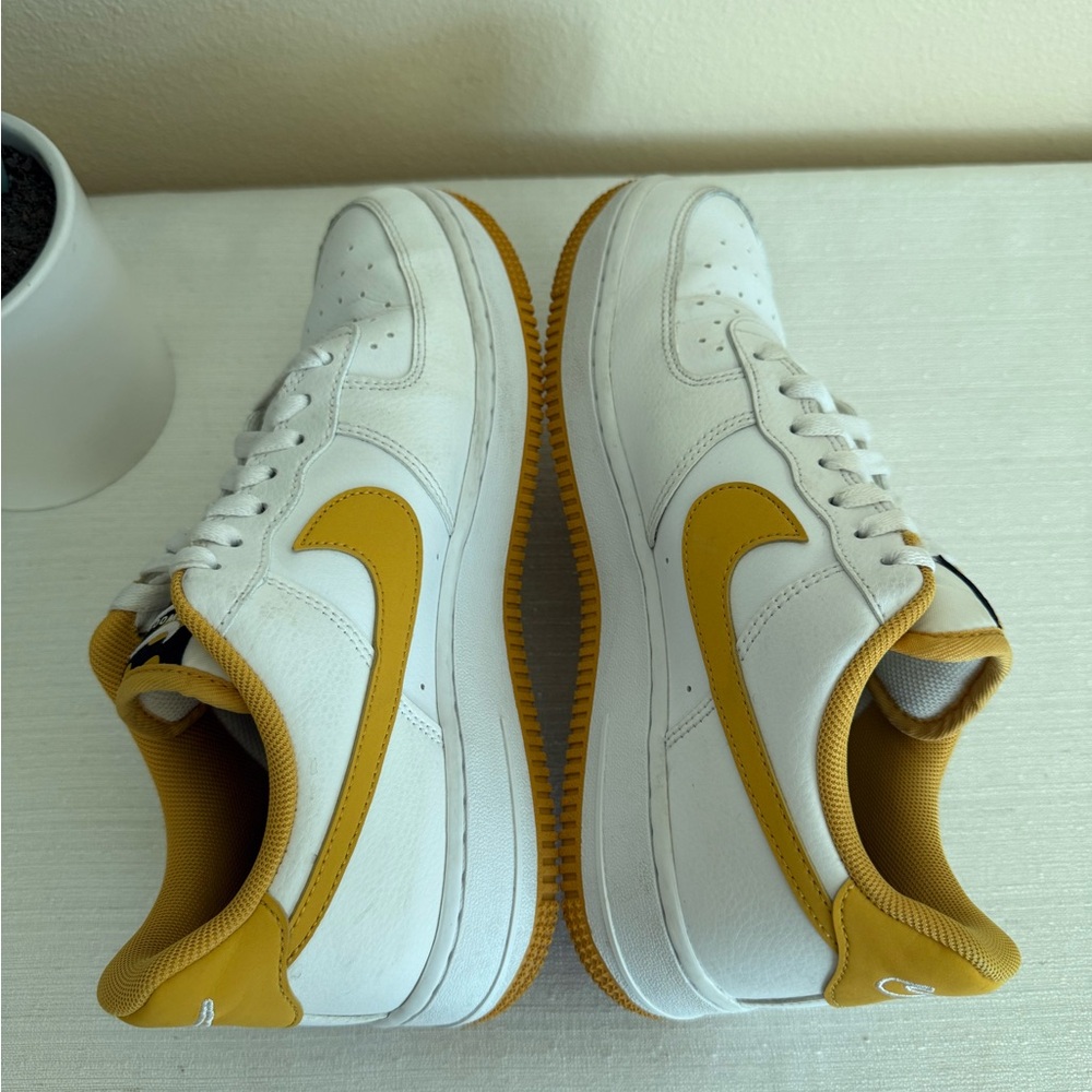 Nike Air White/Gold Leather Casual Sneakers - Picture 7 of 12